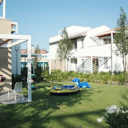 度假村 Villaggio Laguna Blu 3*