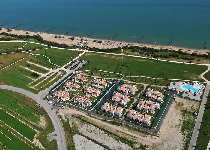 Resort Villaggio Laguna Blu 3*